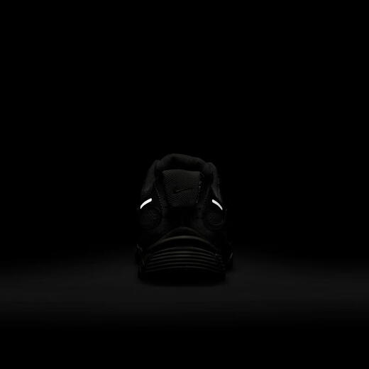 耐克（NIKE）V5 RNR男鞋轻量缓震支撑运动休闲鞋舒适防滑耐磨低帮复古跑步鞋 HJ5228-102 42