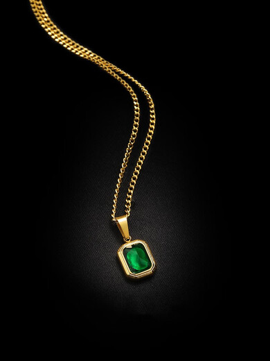 Huaiyin emerald necklace for women 18k gold high-end simple pendant temperament niche design light luxury clavicle sweater chain trendy green diamond
