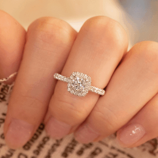 Pt950 platinum square bag series one carat moissanite diamond ring platinum engagement ring Chinese Valentine's Day gift for girlfriend Light luxury square bag main diamond 50 points Default opening opening can be adjusted in size