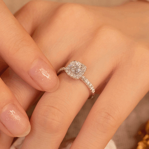 Pt950 platinum square bag series one carat moissanite diamond ring platinum engagement ring Chinese Valentine's Day gift for girlfriend Light luxury square bag main diamond 50 points Default opening opening can be adjusted in size