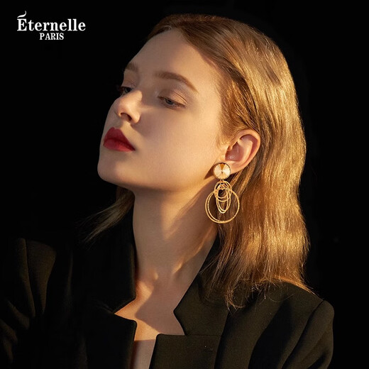 Eternelle French Eternal European and American Retro Earrings 2025 New Trendy Earrings Niche Design Circle Earrings Champagne Color