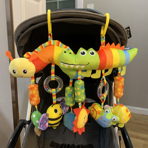 Jingruo Baby Spielzeug Kinderwagen Anhänger Regenbogen Bett Glock