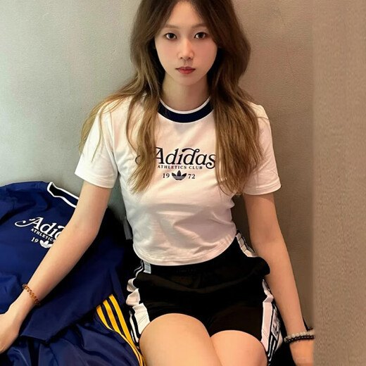 阿迪达斯（adidas）短袖T恤女装2024夏季新款三叶草运动服针织透气短款上衣 IX3532 L