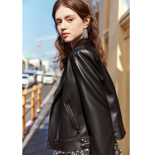 Qiushui Yiren retro motorcycle leather jacket for women in 2025 autumn new short lapel leather jacket this year's popular black jacket Black M