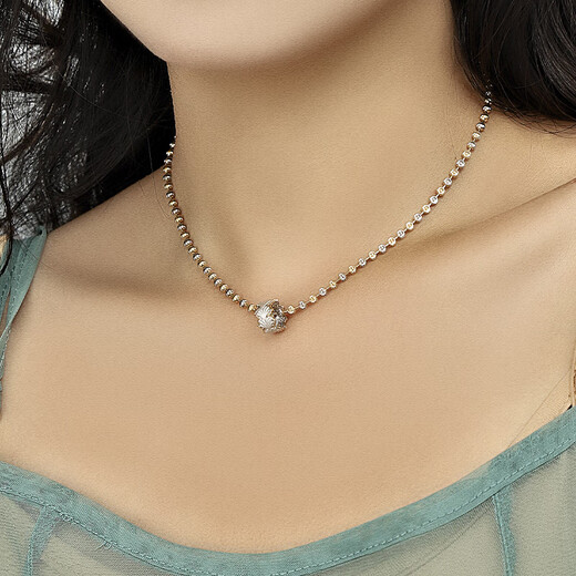 Chishe 18K gold ginkgo leaf contrasting lace passepartout pendant sweet and fresh ins necklace white gold main color + light gold edge pendant-customized