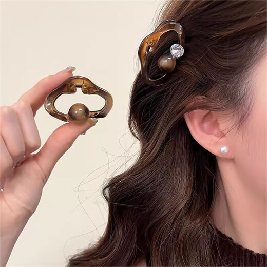 Amber small size grabber female high-end half-tied hairpin for the back of the head 2025 new style side bangs clip headwear Kazu cloud grabber 5cm 1 piece