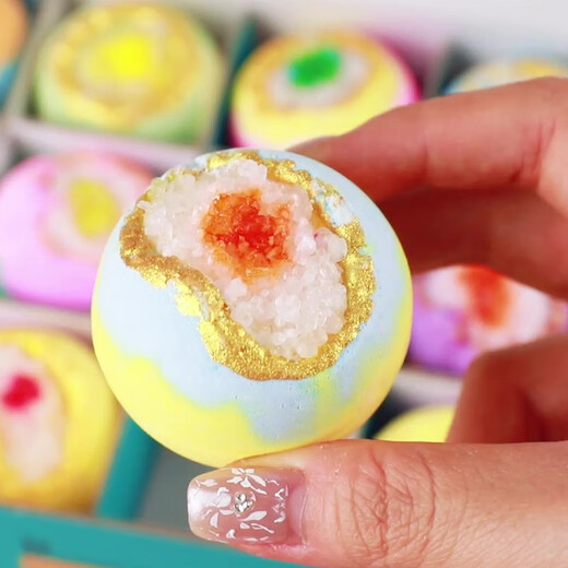 Fanshengyu bath ball gift box bath salt ball essential oil bubble bomb for adults and children bathtub bubble bath ball bath ball bright sea salt bath ball 60g 12 pieces