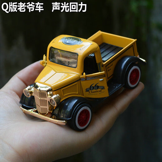 Q版仿真合金汽车模型声光回力儿童玩具车救护车校车巴士公 皮卡车带3个路标 老爷车