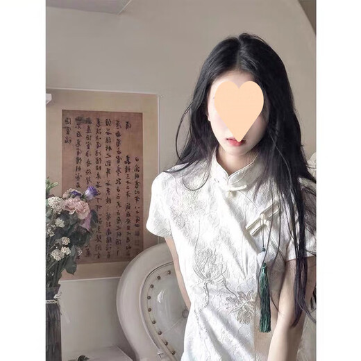 Bunte Edelstein Sommer Cheongsam White Kleid mädchenhafter nationaler Stil 846 Meter Weißgrün Anhänger L.