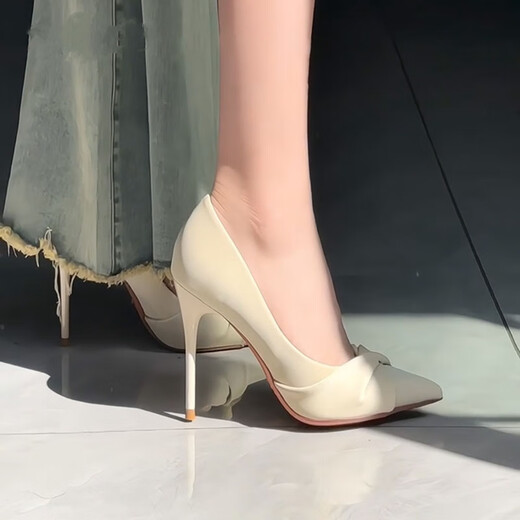 Wei Guangli Professional Tacones altos Dama Elegante Temperamento Celebridad Celebrity Etiqueta de etiqueta puntiaguda Tisos delgados zapatos de trabajo elevados en blanco 8 cm 37