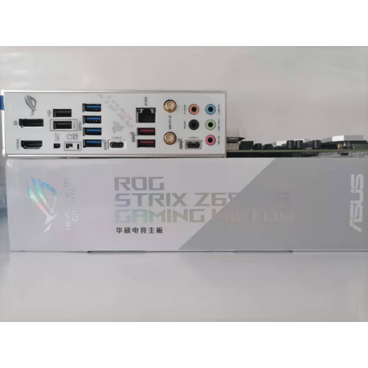 
ASUS ROG STRIX Z690-A GAMING new desktop white motherboard supports D4 D5 13700KF new unopened D4 three-year joint insurance