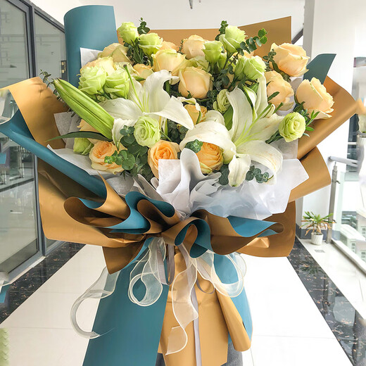 Lingxiang Flower Express champagne rose lily bouquet for girlfriend and wife's birthday gift nationwide citywide delivery 19 champagne rose lily mixed bouquet