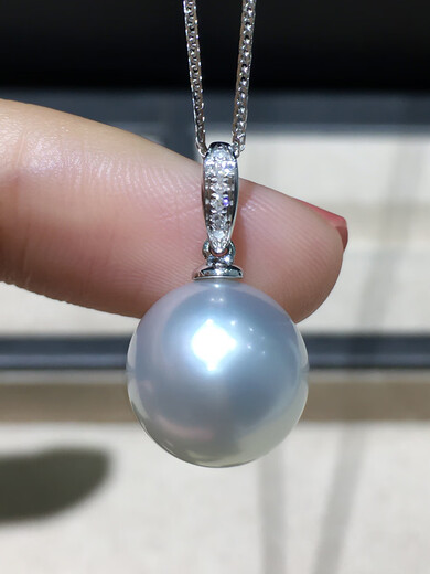 Sen used cold light Australian white pearl pendant, natural South Sea white beads, 18K gold diamond seawater pearl necklace, round melon seed buckle, 18K Birkin diamond + slightly blemished Australian white (excluding chain 15-16mm