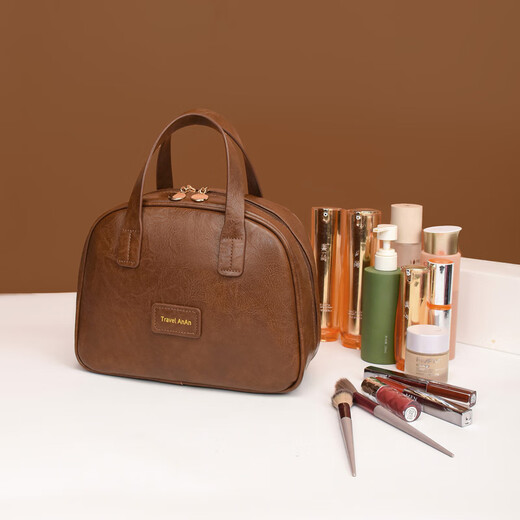 2025 New Oil Wax Leather Retro Cosmetic Bag Women's Large Capacity Fashionable and High-end Portable Storage Bag Portable Travel Maillard Brown