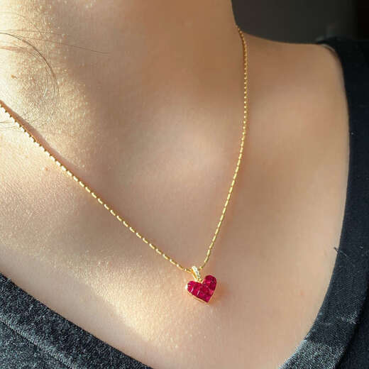 Junpo French romantic 18K gold ruby ​​love pendant high-end light luxury neck jewelry ins style gift 18K gold ruby ​​love pendant