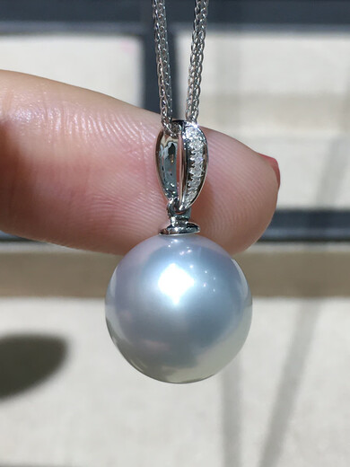 Sen used cold light Australian white pearl pendant, natural South Sea white beads, 18K gold diamond seawater pearl necklace, round melon seed buckle, 18K Birkin diamond + slightly blemished Australian white (excluding chain 15-16mm