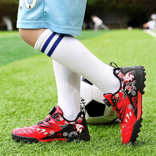 Chaussures de football pour enfants de taille brisée pour enfants Boys Tf Broken Spiks Men's Rotation Bouton Chaussures pour enfants Primaire et secondaire Étudiant Formation et Chaussures de mobilité 9896 Rouge 32