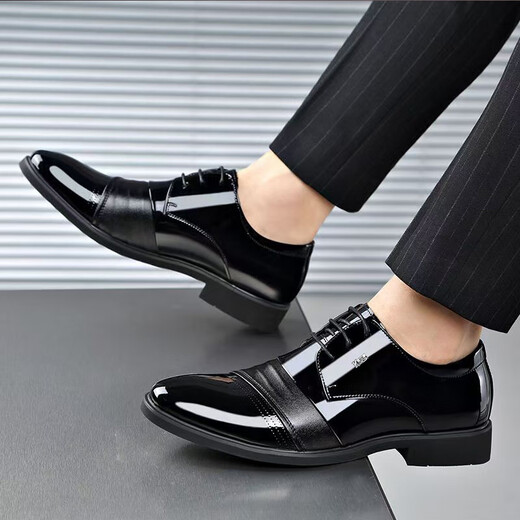 YRC Yierkang Leather Chaussures Men's Automne New Business Forum Forum intérieur Saisir Brown Groom Wedding Chaussures 9928 Brown Four Seasons Model 37