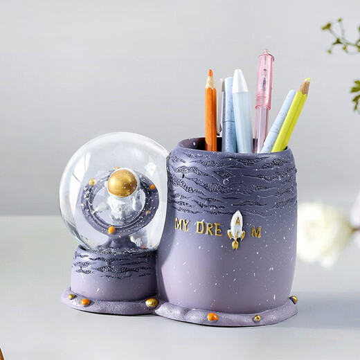 Red Iron Astronaut Holder Ornaments Crystal Ball Night Light Office Office Desktop Decoration Creative Storage Crafts Children's Day Astronaut Holder [Purple Star Ring]
