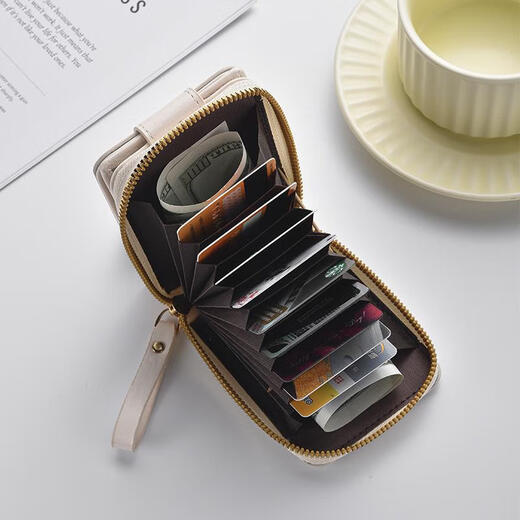Chajin 2025 Neue Nischen-Designkartenbeutel Mehrkarten-Brieftasche mit großer Kapazitätszertifikat Aufbewahrung kleiner Münzen Brieftasche Frauen Multifunktions-Erdbeerpulver