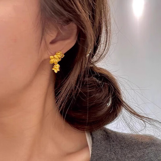 Oein Vietnamese sand gold earrings earrings earrings Qiusi sycamore gold luxury goods signed to give girls earrings birthday gifts gold sycamore leaf earrings a pair