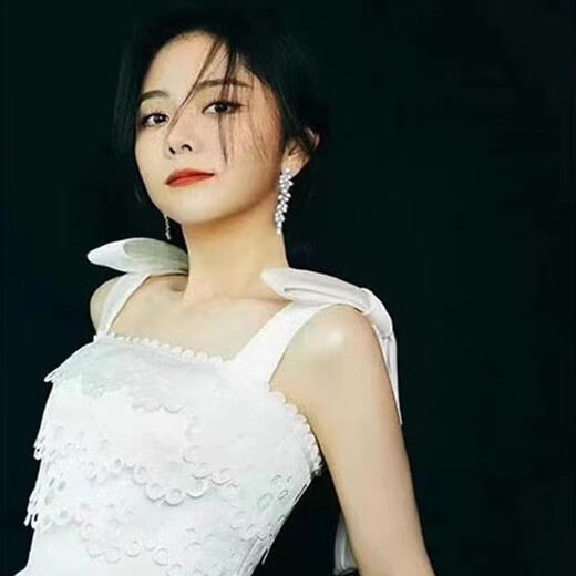 Mengke decorated high-end face tassel ear clips without piercings for women to show their faces, small earrings, temperament, mosquito repellent discs, exaggerated bridal earrings, light luxury, 925 silver needle (exquisite flash diamond) tassel earrings