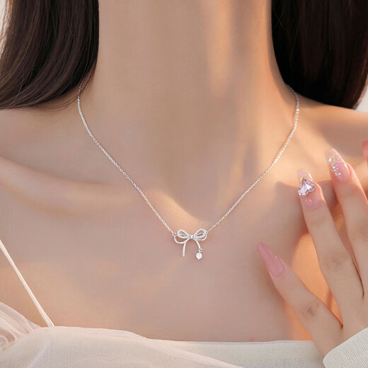 Grace Girl platinum bow necklace, feminine, high-end fashion jewelry, practical birthday gift for girlfriend and wife, platinum bow necklace