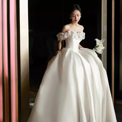 泡普白色轻婚纱花朵法式缎面感抹胸字肩主婚纱礼服拖尾小个子春 白色-齐地款 XS