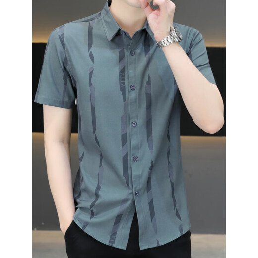 Yaxins Queliang-Hemd 2025 neues Hemd mit kurzer Ärmel für Männer koreanische Stil schlanker trendiger Zentimeter Hemd Casom Helloom Men Single Piece 7027 Green M.