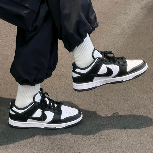 Nike (Nike) [tendencia] Zapatos de mujeres Nuevos zapatos de mesa de tablero informal de los deportes aliviables de la moda.
