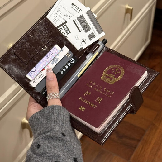 搭扣护照钱包体护照夹多功能旅行卡包机票身份证出国随身收包 红色 1*1*1cm