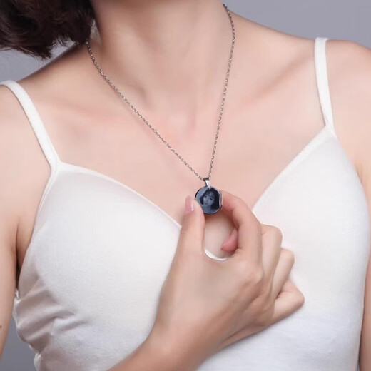 MZMZ platinum necklace pt950 couple pendant men's pendant lettering pattern photo love token birthday gift light luxury small size (melon seed buckle) can be customized with engraving