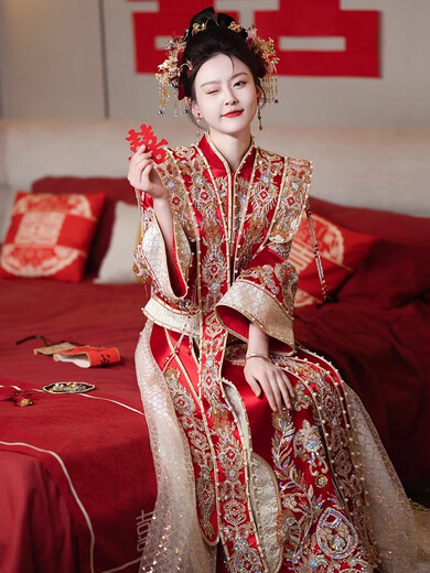 卡悠莱（KAYOULAI）中式婚纱凤冠霞帔秀禾服婚服新娘结婚改良汉服大码嫁衣婚礼出阁女 黑金奢华 S 均码