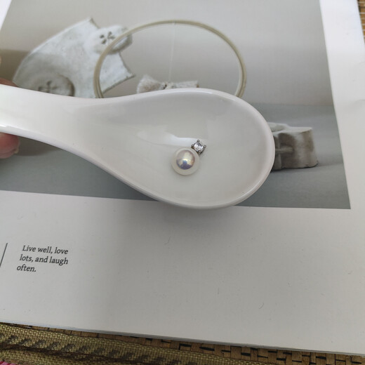 Iosn925 sterling silver pearl pendant Aurora imitation Akoya pearl necklace Princess Diana single round sweater chain necklace s925 sterling silver imitation Akoya pearl pendant comes with box