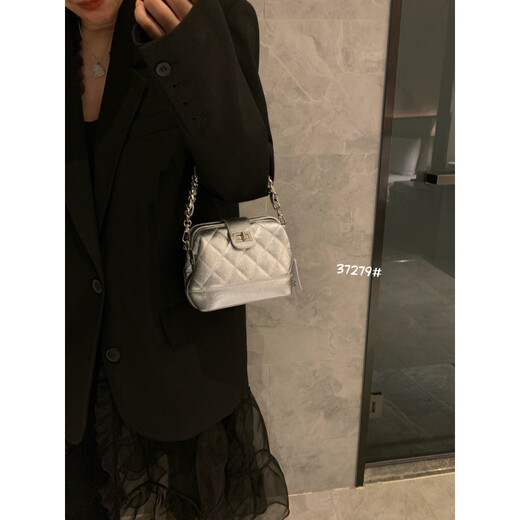 彼岸鸟轻奢品牌真皮包包女包小香风菱格链条包时尚锁扣手提包斜挎包 银色