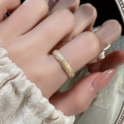 Lao Fengxiang Xiangyun 999 solid silver ring with gold markings, female element ring, national style new Chinese style wedding anniversary gift for girlfriend and wife, pure silver heart sutra scroll, gold painting ring with auspicious clouds