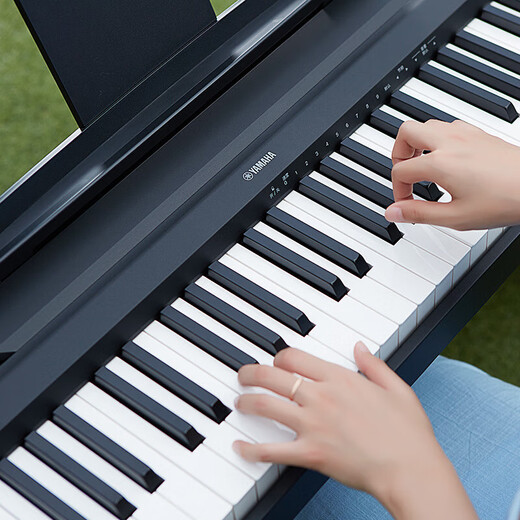 Yamaha Electric Piano P48B tragbarer 88-Key-Hammer-Smart Digital Piano-Bewertungshome P48 Host + Holzregal + Drei Stufen
