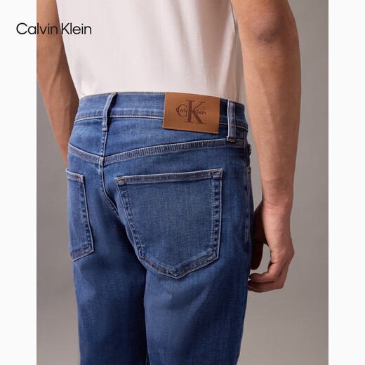 Calvin KleinJeans25 Spring and Summer Men's Retro Casual Commuter ck Micro-Elastic Commuter Wedge-shaped Conical Jeans 4RAB701 UL7-Denim Light Blue 36