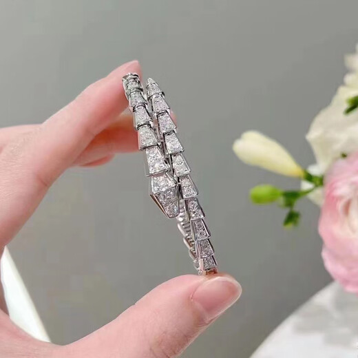 Oein18K rose gold snake bone spirit snake bracelet AU750 counter same style diamond snake head open snake shaped bracelet gift head and tail diamond gold