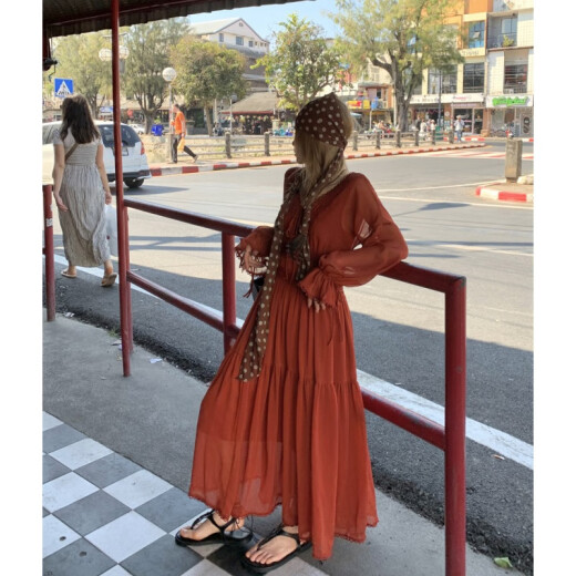 Delia's large size French retro deep V strapping dress waist lace long skirt long sleeves slim red tea skirt 3527 Loulan girls long skirt L big