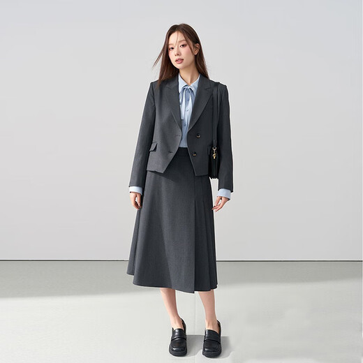 Lady Bird interview blazer women's professional formal attire teacher commuting light workplace small man wear suit