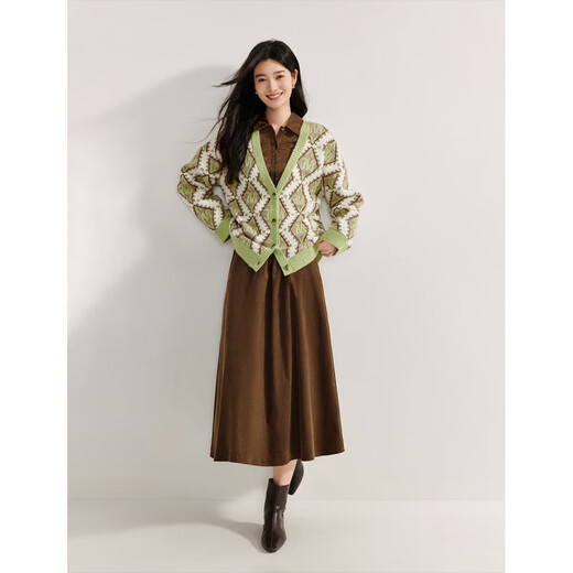 Inman [gleicher Stil im Einkaufszentrum] Inman Jacquard Stricker Strickjagd Sweater 2025 Frühling Frauen neue lose Jacke Tee Green S