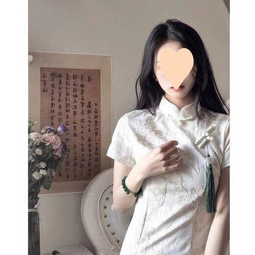 Bunte Edelstein Sommer Cheongsam White Kleid mädchenhafter nationaler Stil 846 Meter Weißgrün Anhänger L.