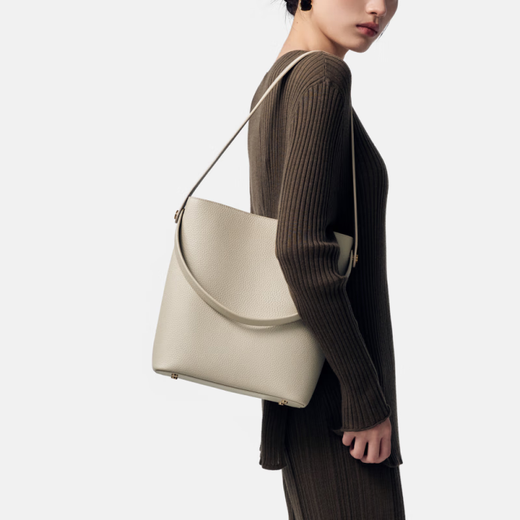 
Mountain Water Collection Bucket Bag Handheld Single Shoulder Armpit Large Capacity Cowhide Female Niche Tote Bag Elephant Gray