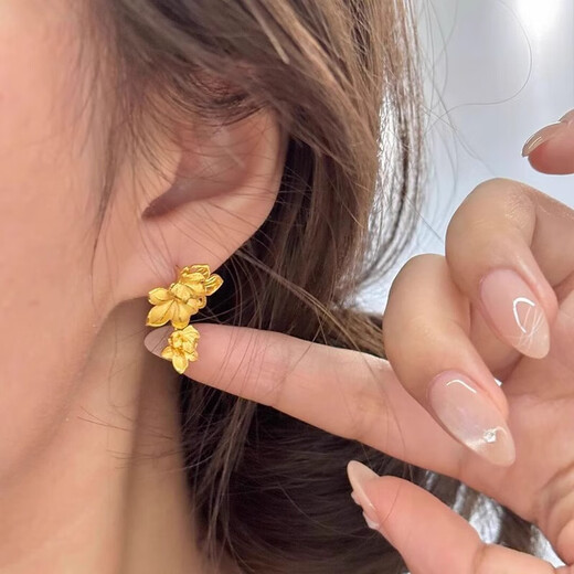 Oein Vietnamese sand gold earrings earrings earrings Qiusi sycamore gold luxury goods signed to give girls earrings birthday gifts gold sycamore leaf earrings a pair