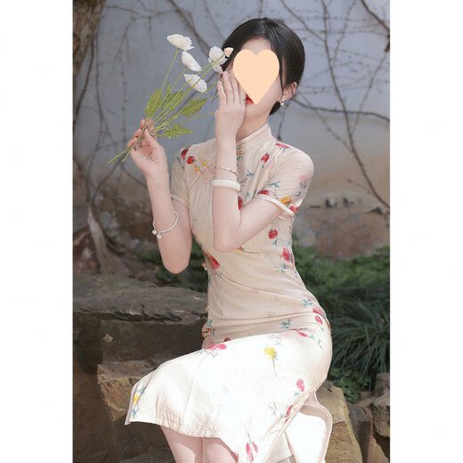 Bunte Edelstein Sommer Cheongsam White Kleid mädchenhafter nationaler Stil 846 Meter Weißgrün Anhänger L.
