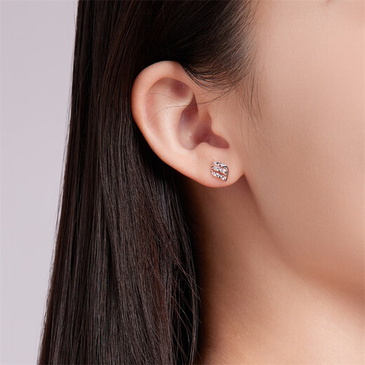 Safir platinum earrings for women PT950 car flower light and shadow earrings for birthday gifts, about 0.95 grams