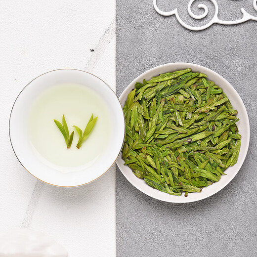 Gong brand 2025 new tea launched Authentic Mingqian AAA special grade West Lake Longjing tea canned 100g green tea