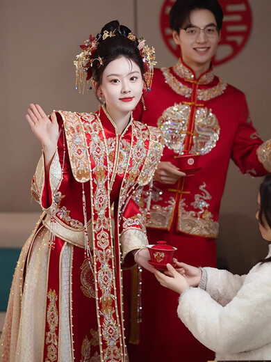 卡悠莱（KAYOULAI）中式婚纱凤冠霞帔秀禾服婚服新娘结婚改良汉服大码嫁衣婚礼出阁女 黑金奢华 S 均码