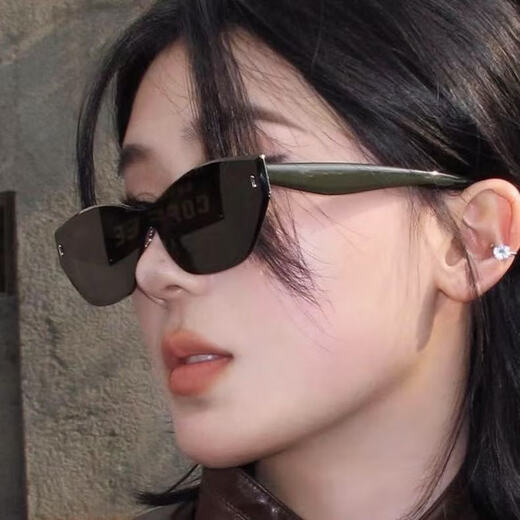 乐卡利墨镜女士太阳镜2025新款机能风连体猫眼墨镜高级感拍照好看 连体猫眼墨镜【 黑框灰片】